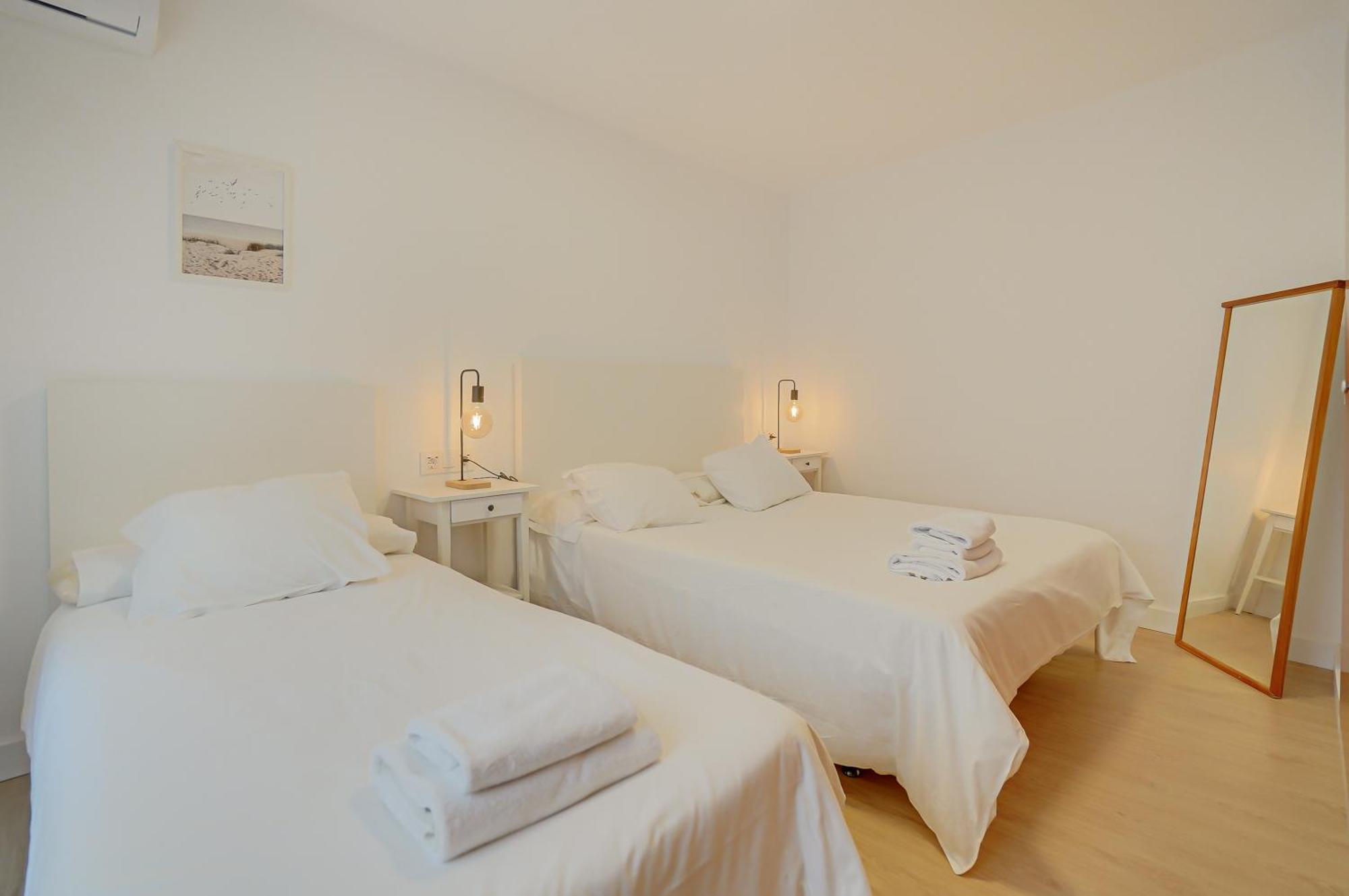 HOSTAL-PENSIÓN Y APARTAMENTO el MOLI Lloret de Mar Exterior foto