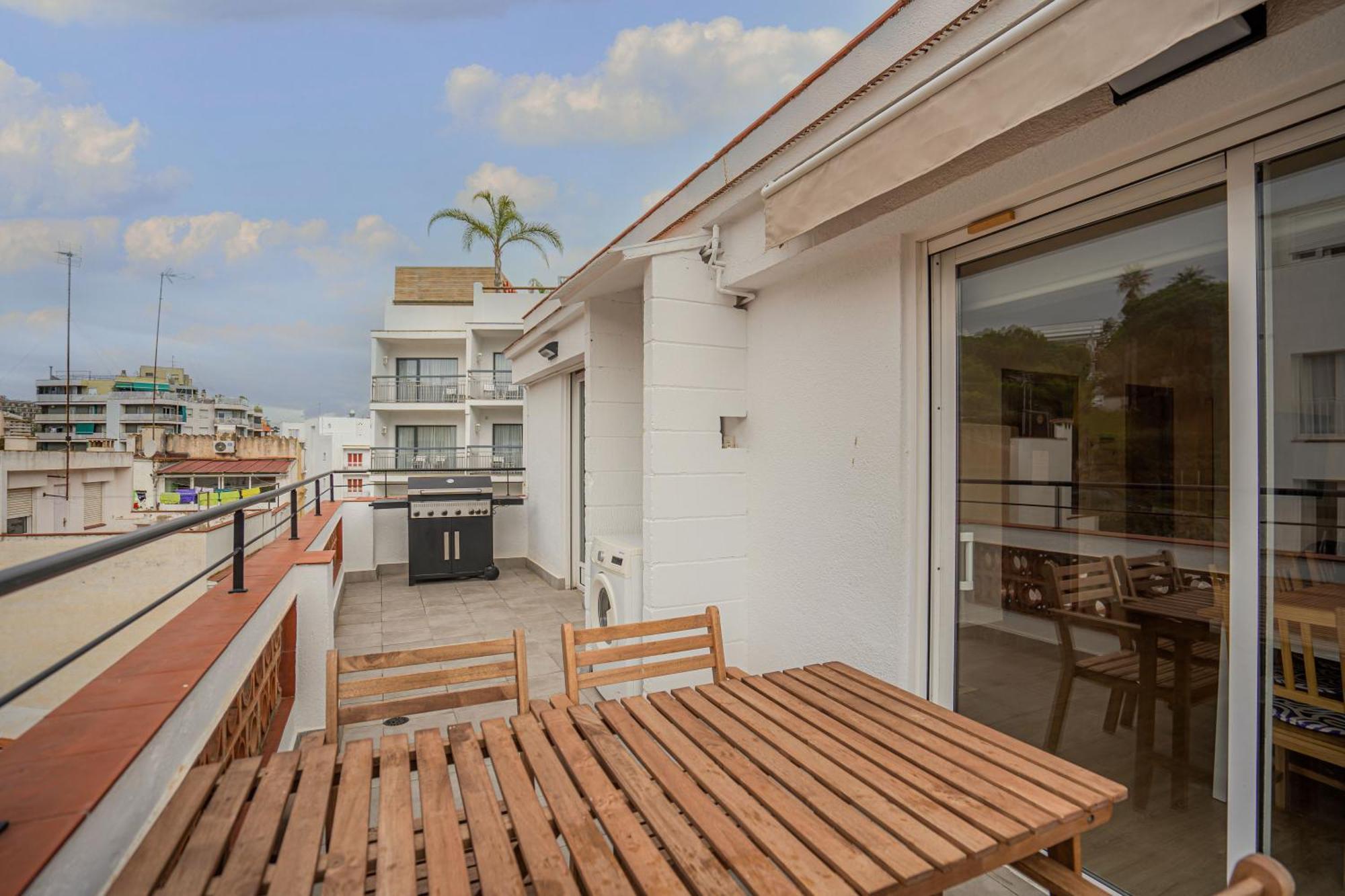 HOSTAL-PENSIÓN Y APARTAMENTO el MOLI Lloret de Mar Exterior foto